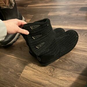 Womens size 8 Bear Paw boots